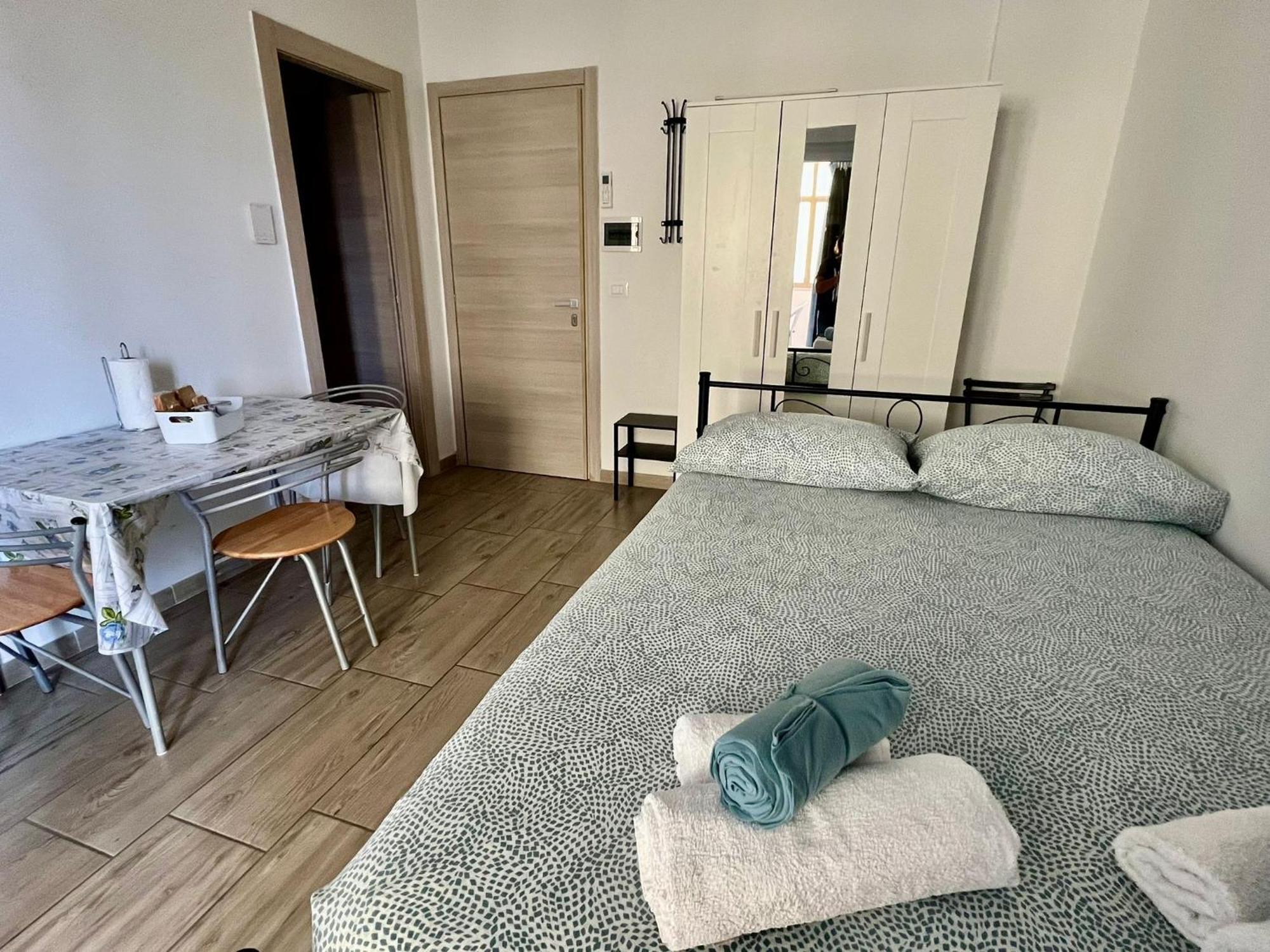 Il Gattino Di Porto - Apt 3 - Monolocale Veranda Piscina Imperia Exterior foto